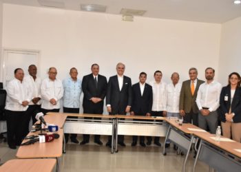 Gobierno anuncia aumento salarial entre un 20 % y un 49 % para el sector turístico