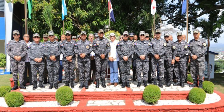 Policía conmemora 55 aniversario de creación escuela para cadetes
