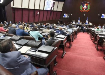 Diputados aprueban en primera lectura proyecto que modifica varios artículos del Código de Trabajo