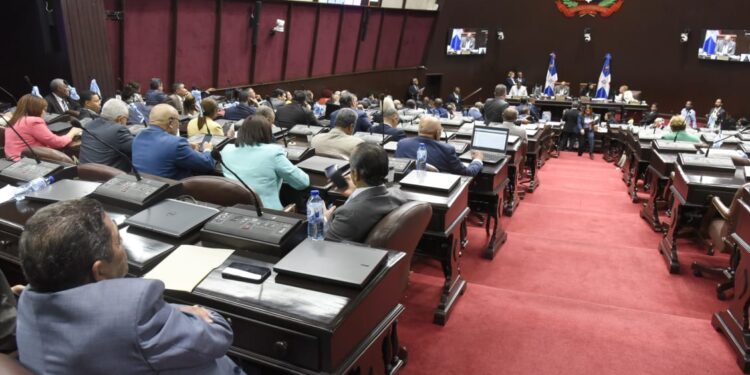 Diputados aprueban en primera lectura proyecto que modifica varios artículos del Código de Trabajo