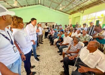 Gobierno asiste a miles de familias vulnerables de Duvergé y Oviedo con jornadas “Primero Tú”