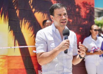 Roberto Ángel destaca compromiso de Abinader con sostenibilidad y desarrollo de los municipios