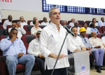 Presidente Abinader concluye jornada de actividades en La Romana y San Pedro; entrega reconstruido emblemático Polideportivo Eleoncio Mercedes