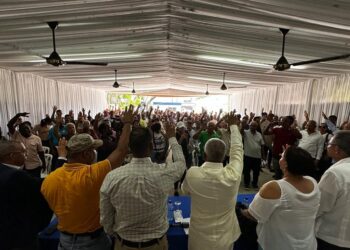 Juan Rosa realiza juramentación masiva en apoyo a Luis Abinader en Sánchez Ramírez
