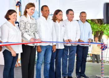 Edesur inaugura cuatro proyectos eléctricos en San Cristóbal y Baní con una inversión de RD$889 millones