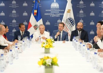 Bisonó expone ante miembros del Cuerpo Diplomático sobre potencial de inversión en RD