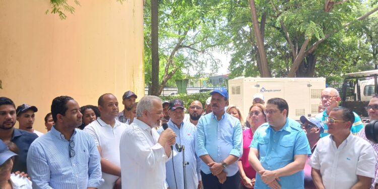 Donan moderna planta eléctrica al Parque Eugenio de Jesús Marcano