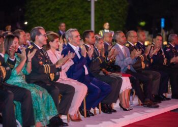 Presidente Abinader y vicepresidenta encabezan acto 76 aniversario del 1.er Regimiento Dominicano Guardia Presidencial