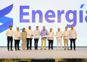 Presidente Abinader resalta que su gobierno ha instalado 400 megavatios de energía térmica y 500 de energía solar