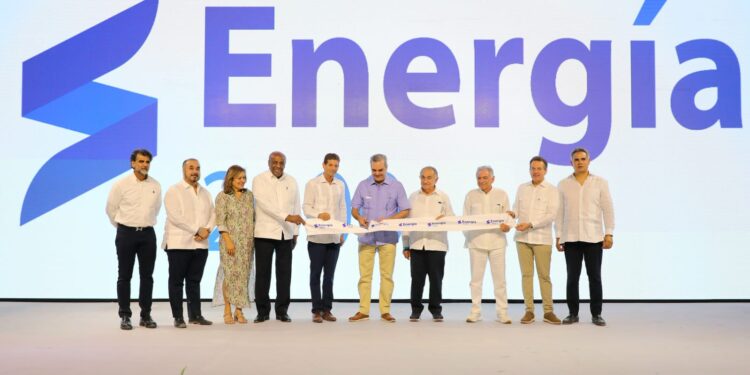 Presidente Abinader resalta que su gobierno ha instalado 400 megavatios de energía térmica y 500 de energía solar