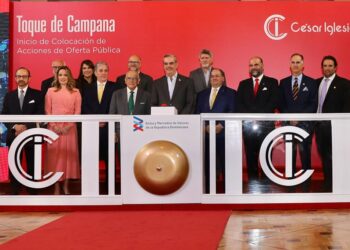 Presidente Abinader anuncia colocación de la primera oferta pública de acciones del país