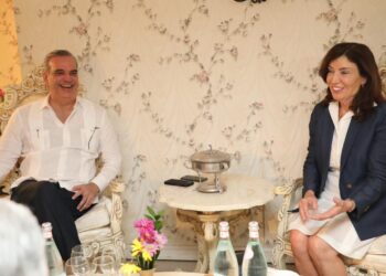 Presidente Abinader encabeza firma de acuerdo para homologación de licencias de conducir de dominicanos en RD y EEUU