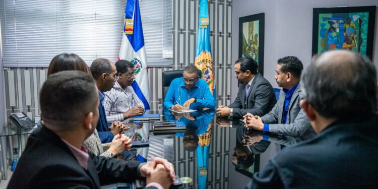 Venancio Alcántara asume compromiso para continuar la implementación de buenas prácticas y acciones anticorrupción