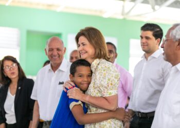 Vicepresidenta Raquel Peña afirma Gobierno mejora red de escuelas públicas para que niños y jóvenes tengan educación de calidad