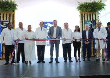 Abinader entrega nuevo hospital Unidad Materno Infantil y remozamiento de Unidad de Diálisis en el Marcelino Vélez