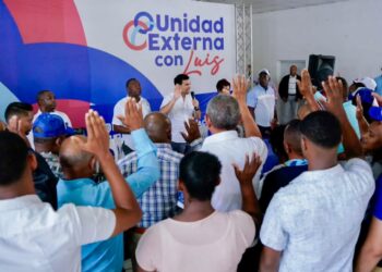 Roberto Ángel sigue juramentando; 50 presidentes de comité de base del PLD en La Caleta pasaron a la Unidad Externa