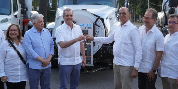 Presidente Abinader inaugura soluciones aguas residuales en Santiago por más de 460 millones de pesos