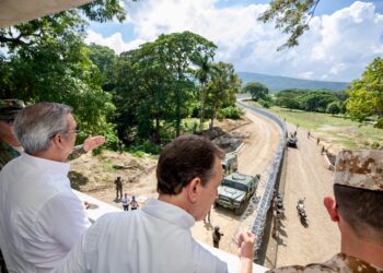 Presidente Abinader inaugura primer tramo de la verja perimetral inteligente en Elías Piña que comienza a cambiar la frontera