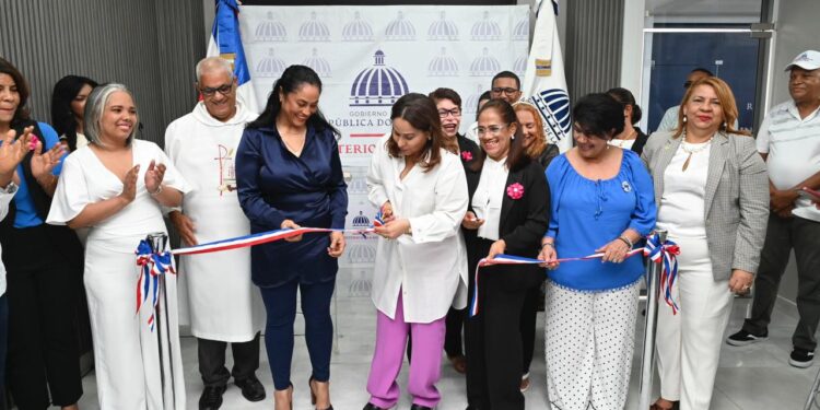 Ministra de la Mujer inaugura nuevas instalaciones de la Oficina Provincial de la Mujer en la Provincia María Trinidad Sánchez