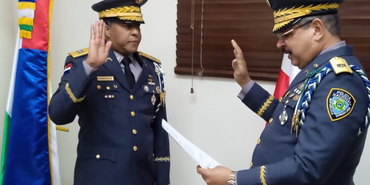 Policía Nacional juramenta al nuevo director de Asuntos Internos