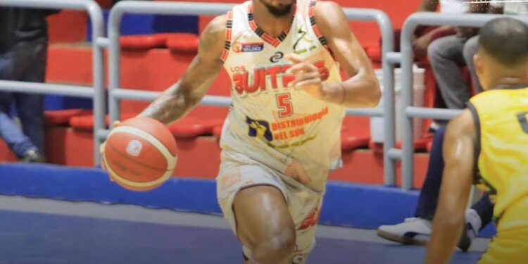 Buitres y Laguneros avanzan a la Final del bolencestro superior de San Cristóbal 2023