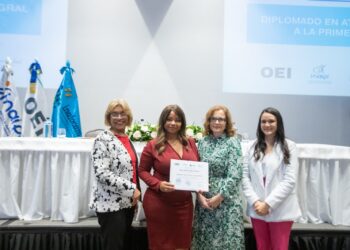 INAIPI, INAFOCAM y la OEI entregan más de 400 certificados a participantes del diplomado en Atención a la Primera Infancia