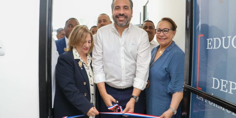 Instituto Nacional de Educación Física inaugura oficina en Santiago