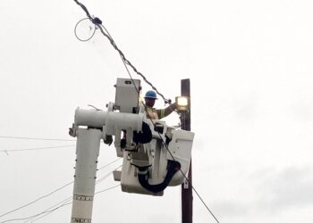 Edesur instala casi 500 nuevas luminarias led en barrios y comunidades de San Juan