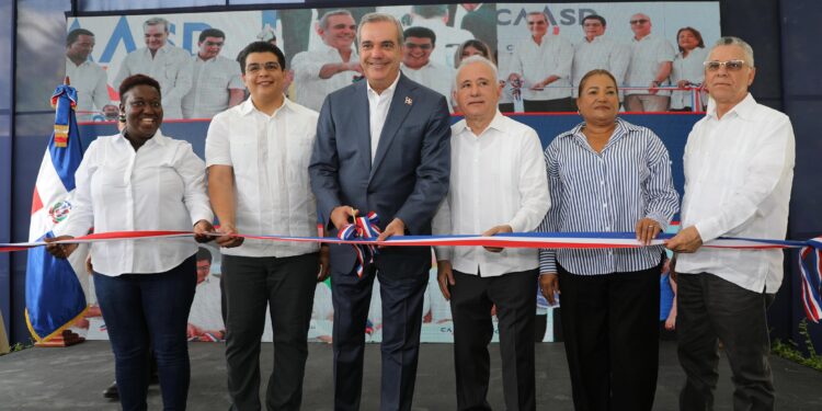 Presidente Abinader inaugura saneada cañada Cachón Oeste en Santo Domingo Este con inversión de RD$68 millones