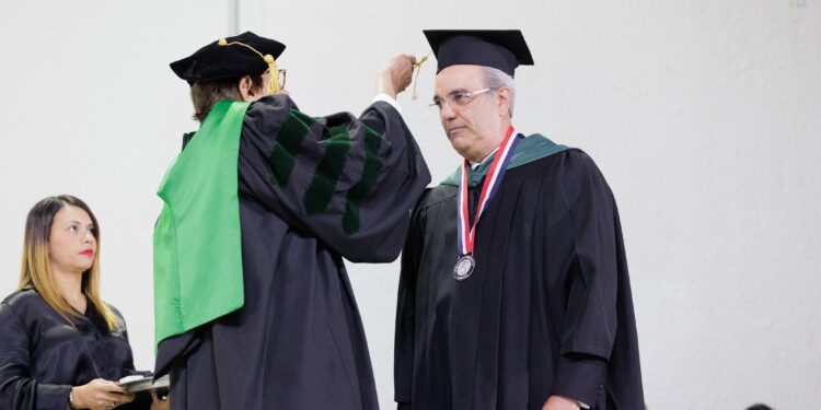 Presidente Abinader dice que si es escogido para un segundo mandato, buscará completar las reformas pendientes