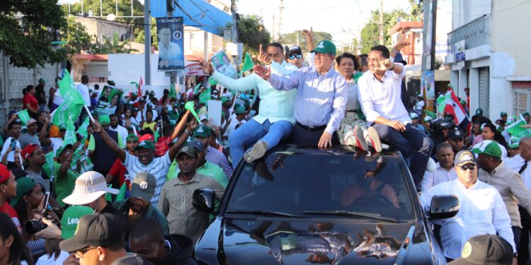 Leonel y candidatos de la FP y aliados consistan gran apoyo en distritos y municipios de la provincia San Cristóbal