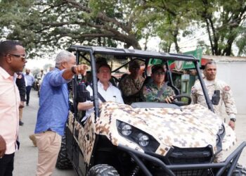 Autoridades realizan encuentro y recorrido por la zona fronteriza de Elías Piña