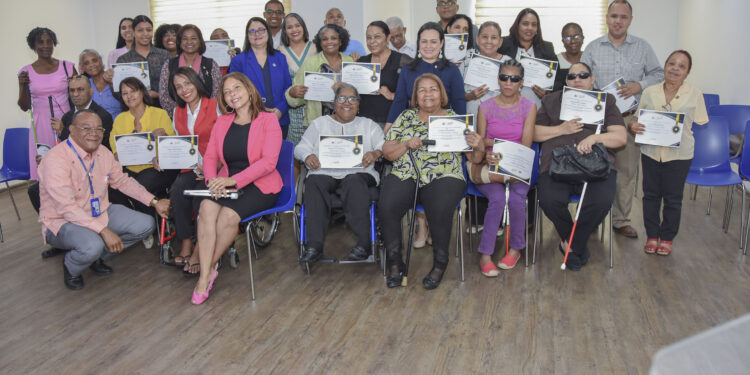 Personas con discapacidades visitan la DGJP y reciben taller sobre Sistema de Reparto Estatal