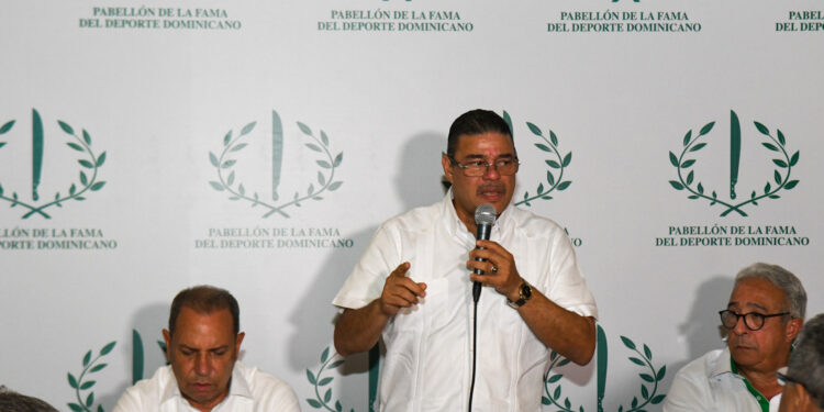 Pabellón de la Fama reconoce a Francisco Camacho por su exaltación al Taekwondo Mundial