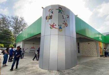 Incertidumbre embarga parientes de afectados por fuego en Carnaval de Salcedo