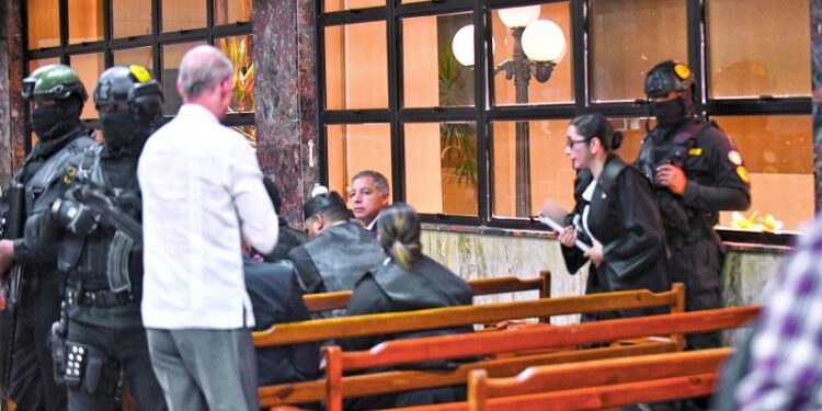 Defensa de Donald recusa jueza del caso Calamar