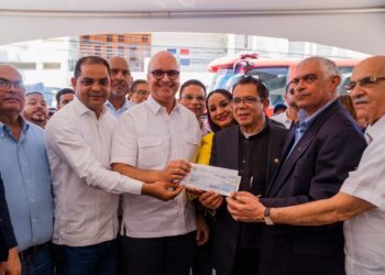 Ministro Igor Rodríguez entrega RD 45 millones a instituciones de Valverde, Santiago Rodríguez y Pedernales