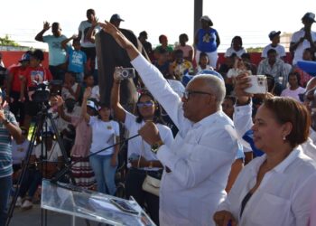 Juan Rosa encabeza jornada de juramentaciones en Apoyo a Luis Abinader en el Este