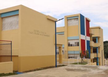 Minerd entrega escuelas básicas en el Distrito 15-06 de Santo Domingo