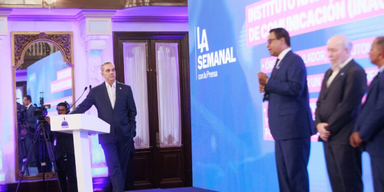 Abinader presenta anteproyecto de Ley de Libertad de Expresión, Medios Audiovisuales y Plataformas Digitales