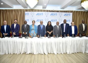 Presidenta de Jaycees’72, Ambar Guillermo conduce encuentro de líderes políticos y religiosos en Desayuno de Oración