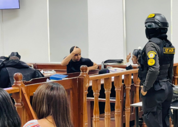 Acusan al Dotolcito de robar celular con datos comprometedores