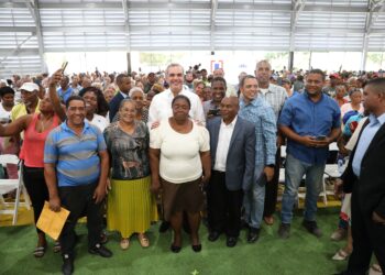 Presidente Abinader encabeza lanzamiento proyecto de titulación en Domingo Savio