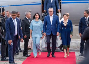 Presidente Abinader arriba a Panamá para la toma de posesión del mandatario electo, José Raúl Mulino