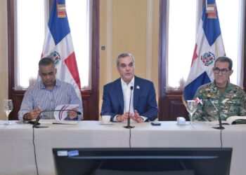 Presidente Abinader afirma que lo principal es salvar vidas y trabajar en coordinación con los gobierno locales ante los efectos del huracán Beryl