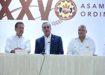 Cooproharina y Unpih reconocen al presidente Abinader por sus aportes al sector de la Harina