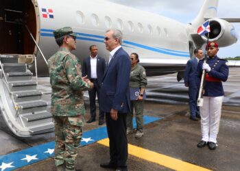 Presidente Abinader sale hacia Panamá para la toma de posesión del mandatario electo, José Raúl Mulino