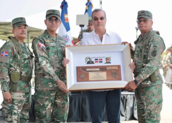 Abinader inaugura instalaciones del 10mo. Batallón del Ejército y Centro de Interdicción Migratoria