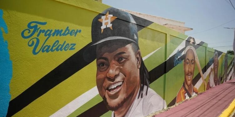 Sabana Grande de Palenque ya tiene su Paseo de los Colores