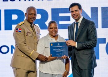 Propeep y Escuelas Vocacionales de las FF.AA y PN benefician 2,975 estudiantes con cursos técnicos en primer semestre de este año